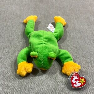 Ty Beanie Baby 1997 Smoochy Green Frog Plush Toy
